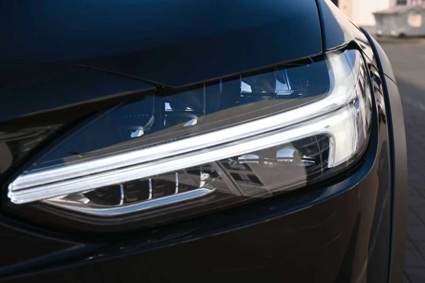 Volvo  V90 CC Cross Country*D4 AWD*STHZ*RFK