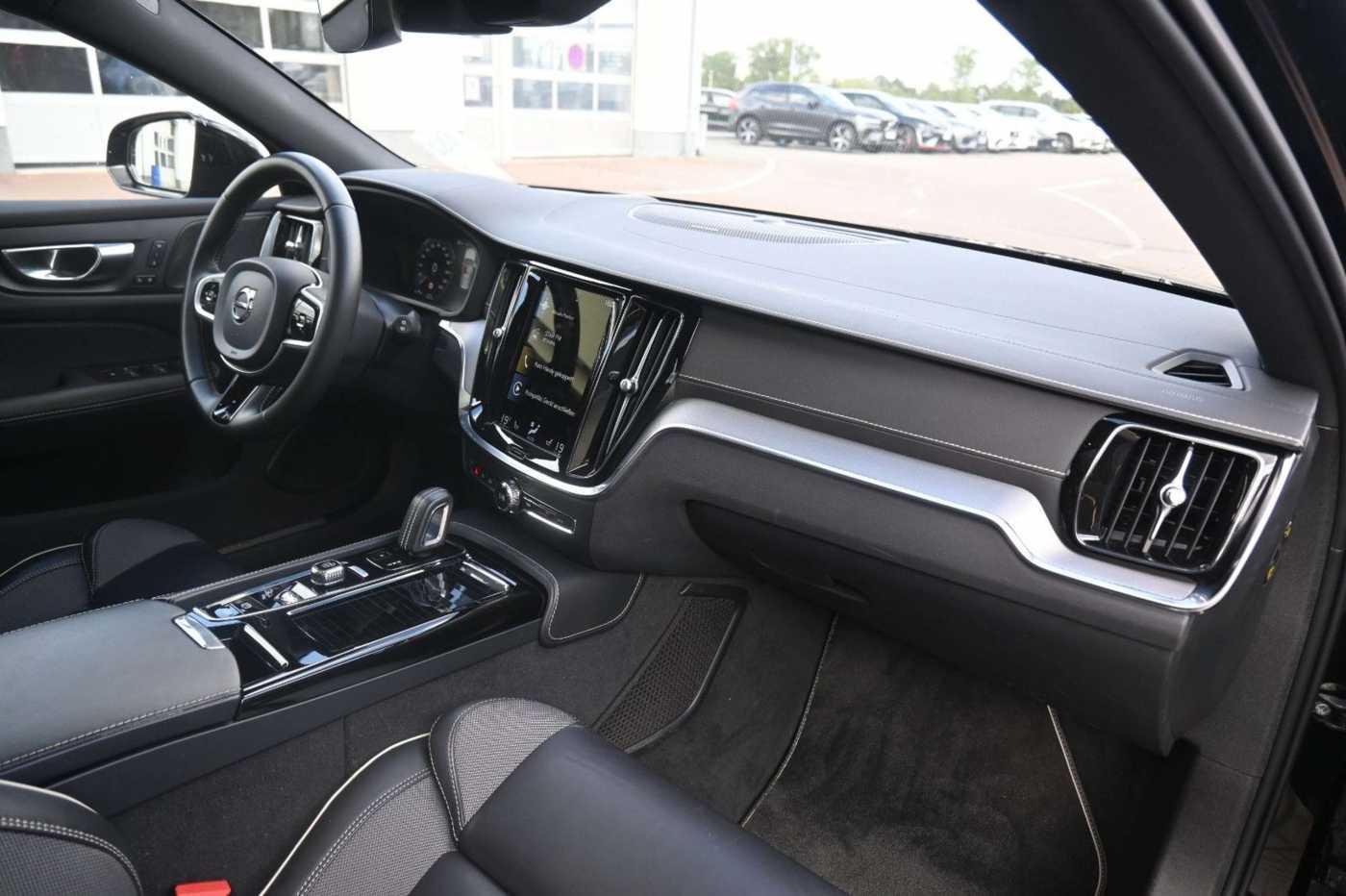 Volvo  T6 AWD Recharge RDesign*LED*PANO*HUD*360*H&K