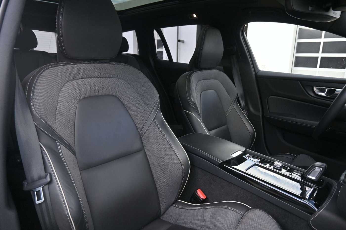 Volvo  T6 AWD Recharge RDesign*LED*PANO*HUD*360*H&K