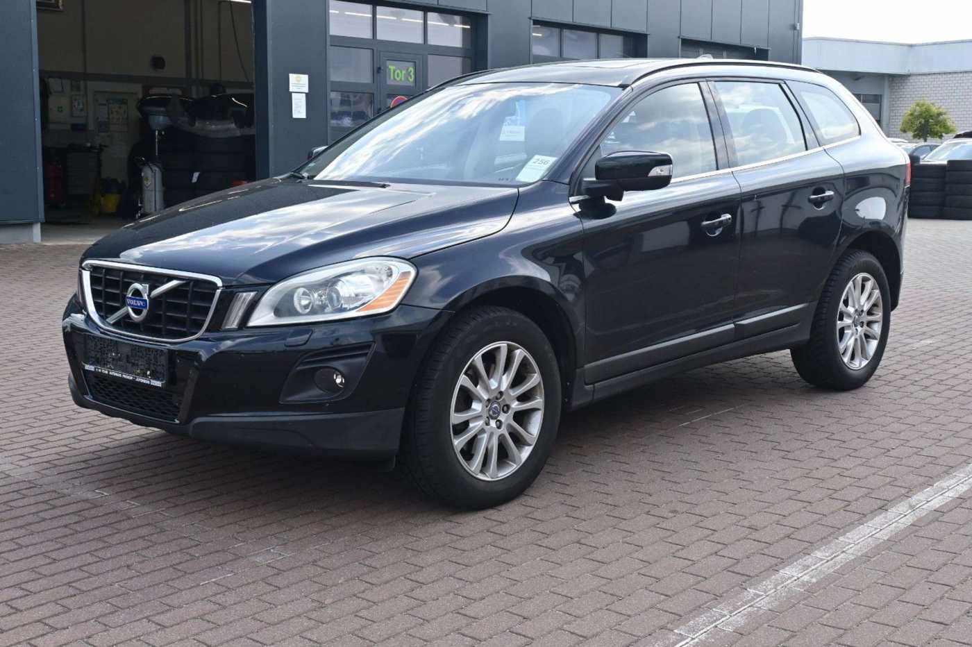Volvo  D5 AWD AUT*Summum*PANO*BLIS*DYNAUDIO*AHK