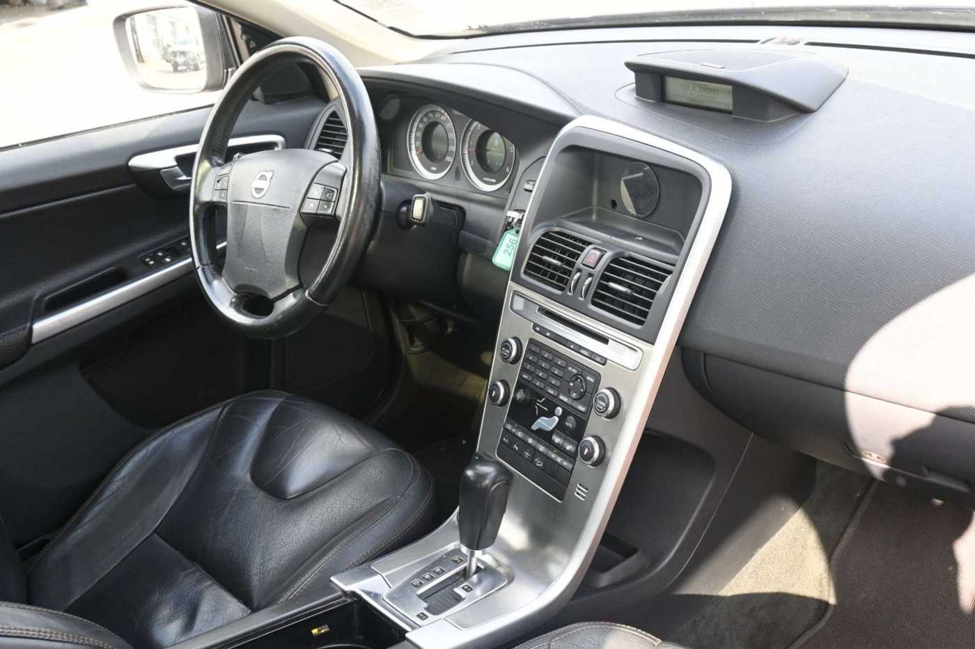 Volvo  D5 AWD AUT*Summum*PANO*BLIS*DYNAUDIO*AHK