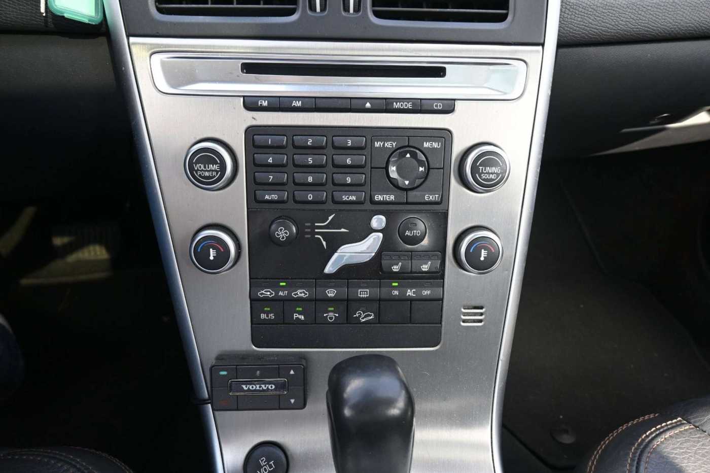 Volvo  D5 AWD AUT*Summum*PANO*BLIS*DYNAUDIO*AHK