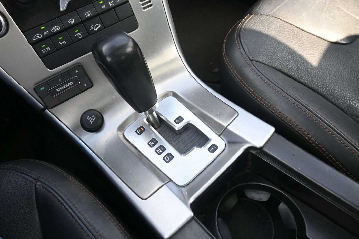Volvo  D5 AWD AUT*Summum*PANO*BLIS*DYNAUDIO*AHK