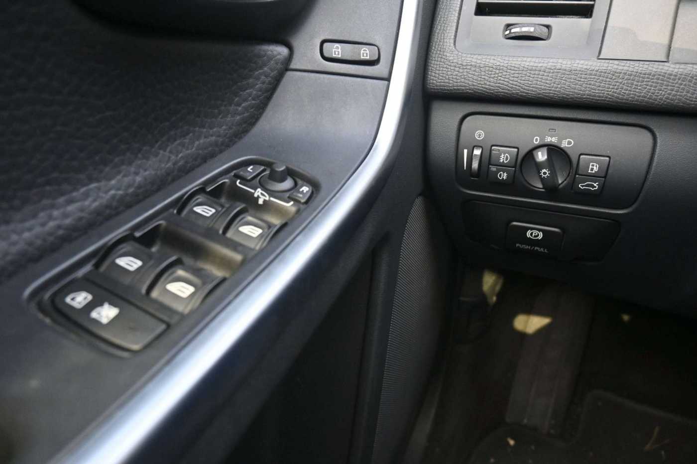 Volvo  D5 AWD AUT*Summum*PANO*BLIS*DYNAUDIO*AHK