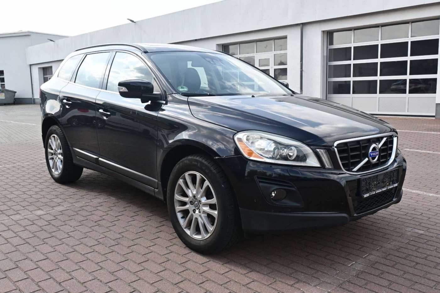 Volvo  D5 AWD AUT*Summum*PANO*BLIS*DYNAUDIO*AHK