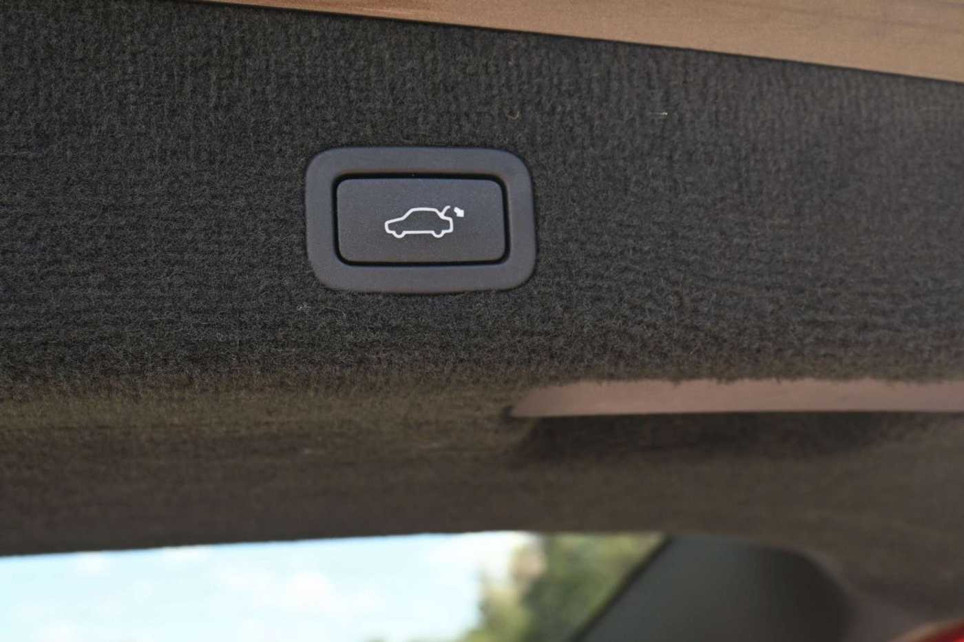 Volvo  D4 Schalter Classic*NAVI*STHZ*
