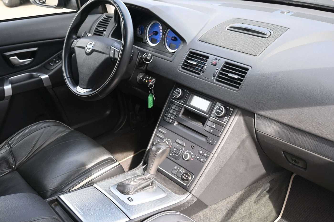 Volvo  D5 Autom. AWD R-Design*AHK*7-Sitz