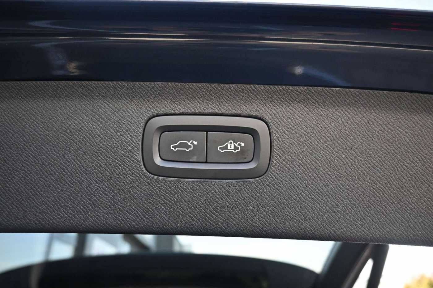 Volvo  D5 AWD Autom. Inscription*LUFT*PANO*AHK