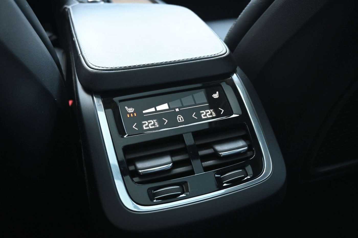 Volvo  D5 AWD Autom. Inscription*LUFT*PANO*AHK