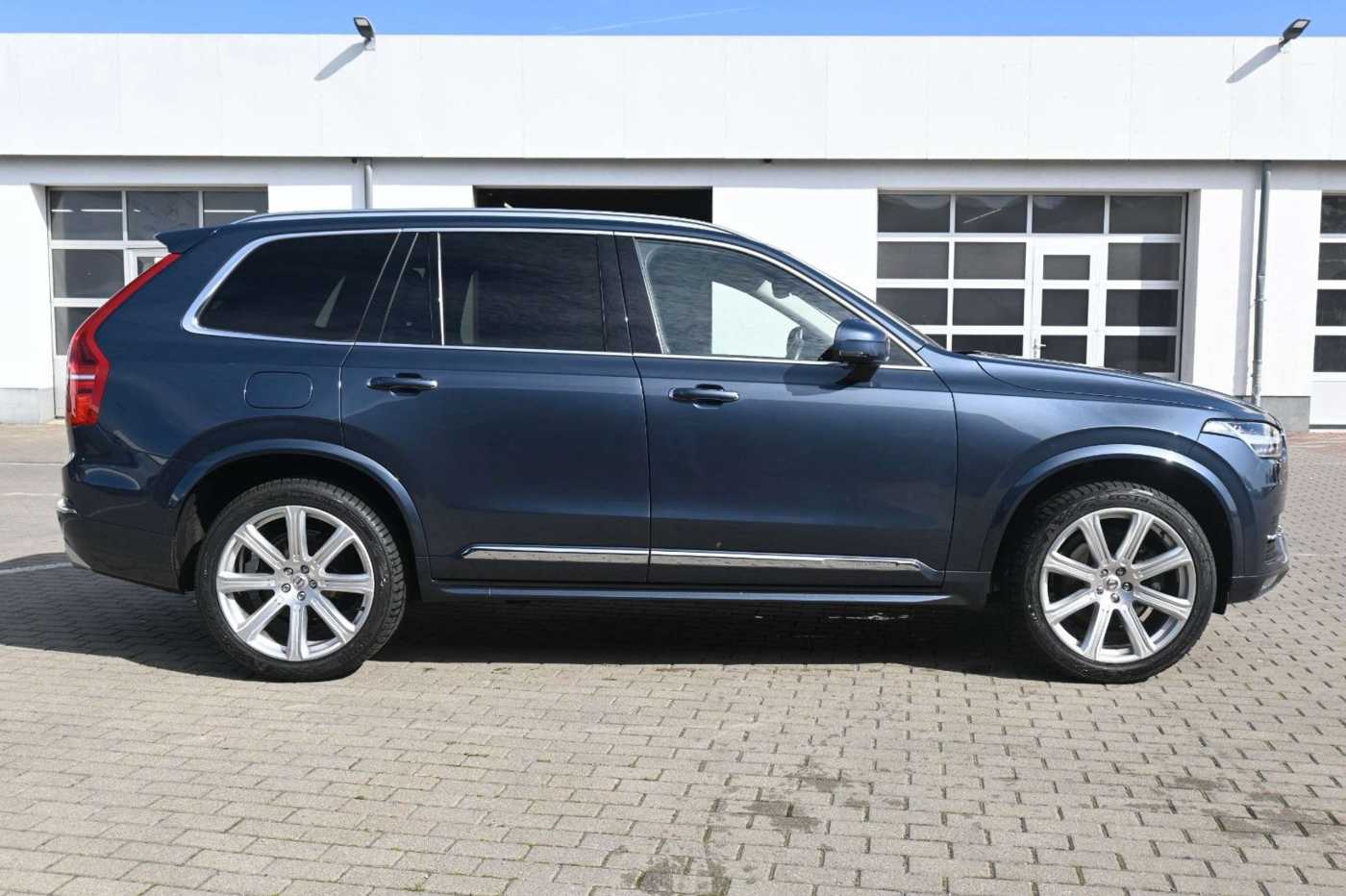 Volvo  D5 AWD Autom. Inscription*LUFT*PANO*AHK