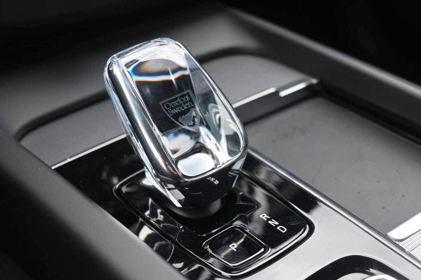 Volvo  B4 D AWD Black *H&K*STDHZG*360°*ACC