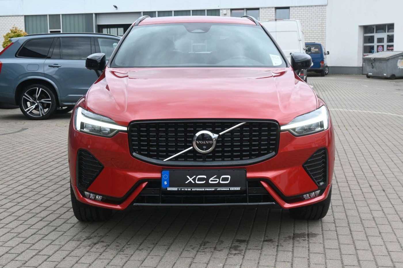 Volvo  B4 D AWD Black *H&K*STDHZG*360°*ACC