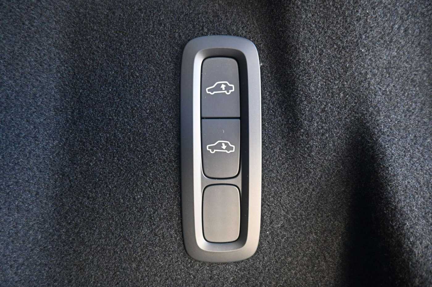 Volvo  B5 Benzin AWD Ultra Dark*PANO*360°*LUFT*ACC