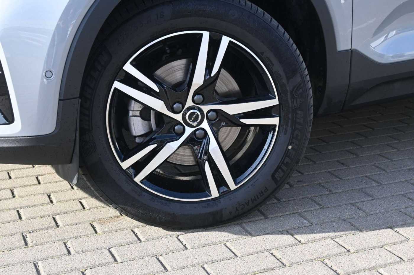 Volvo  B3 DKG Plus Dark*FSHZG*360°*ACC