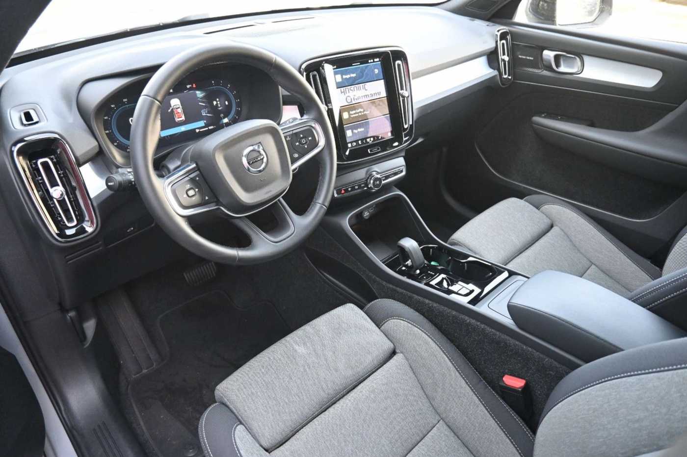 Volvo  B3 DKG Plus Dark*FSHZG*360°*ACC