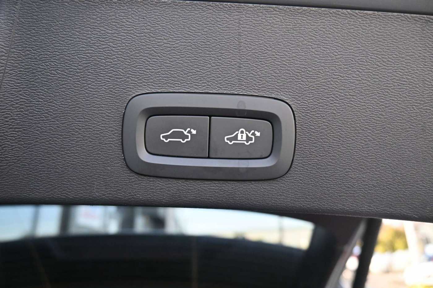 Volvo  B3 DKG Plus Dark*FSHZG*360°*ACC