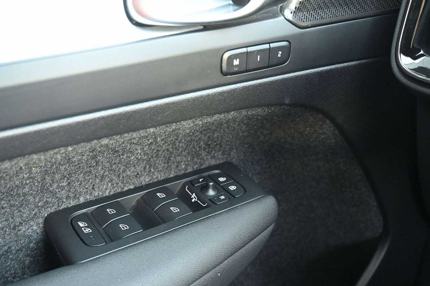 Volvo  B3 DKG Plus Dark*FSHZG*360°*ACC