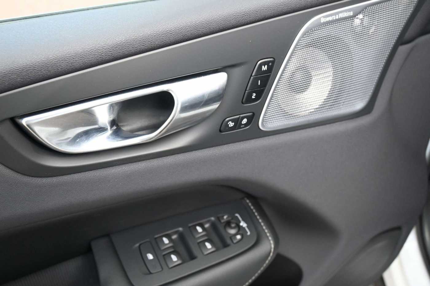 Volvo  R Design PHEV MAPS*Luft*B&W*STHZG*HUD*