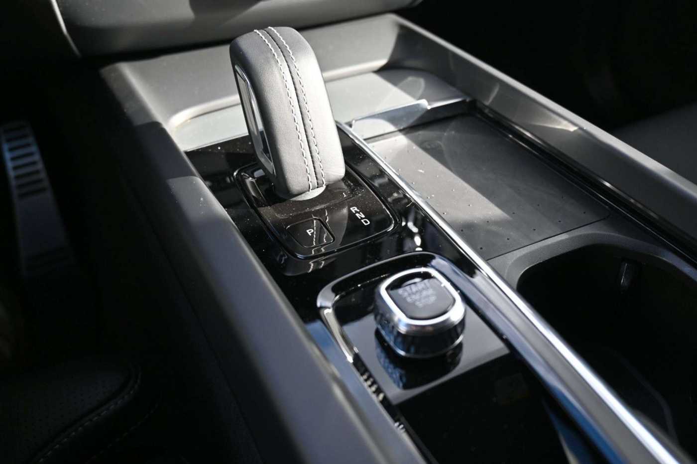 Volvo  R Design PHEV MAPS*Luft*B&W*STHZG*HUD*