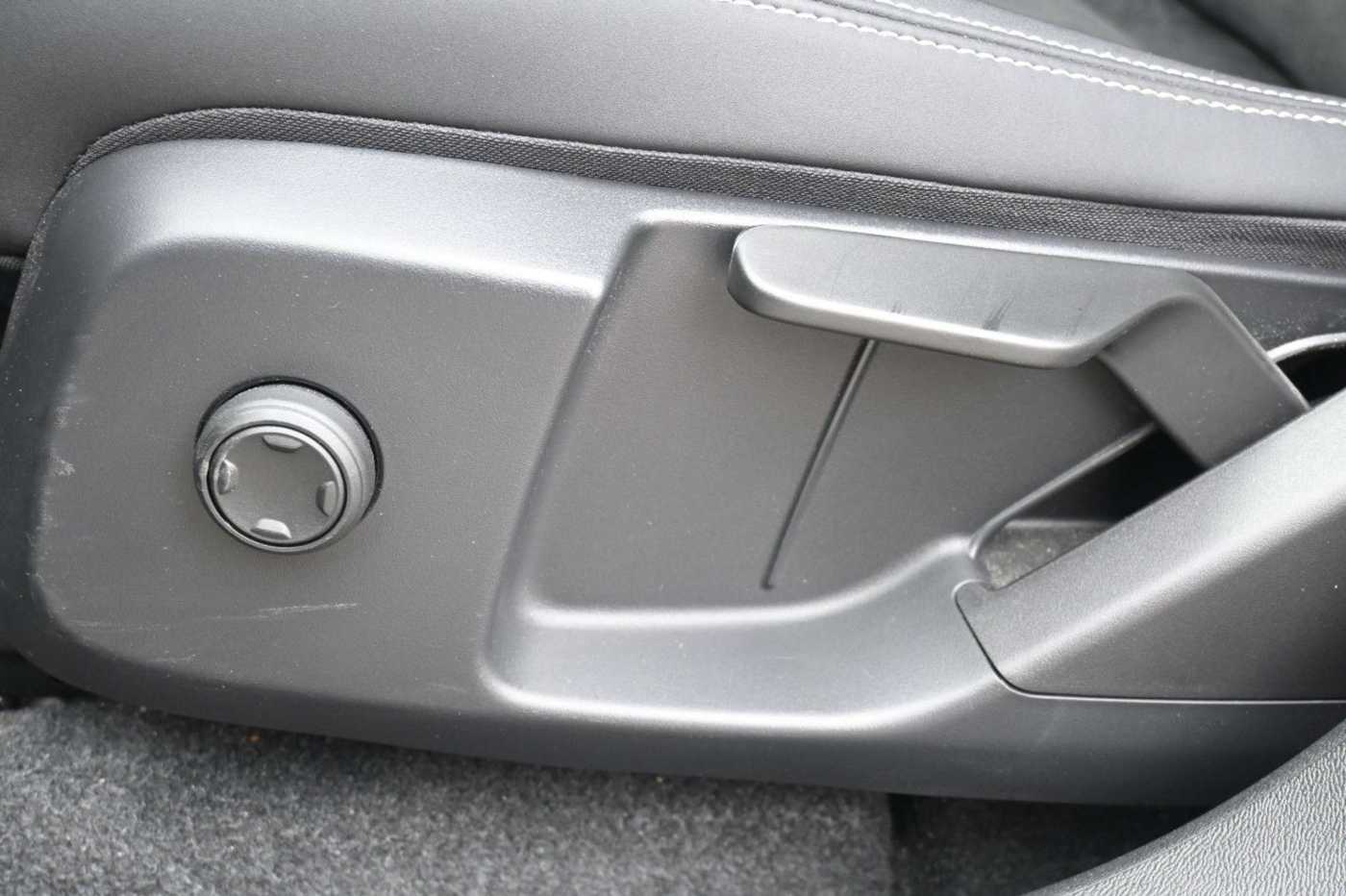 Volvo  Recharge Pure Electric AWD Plus*AHK*