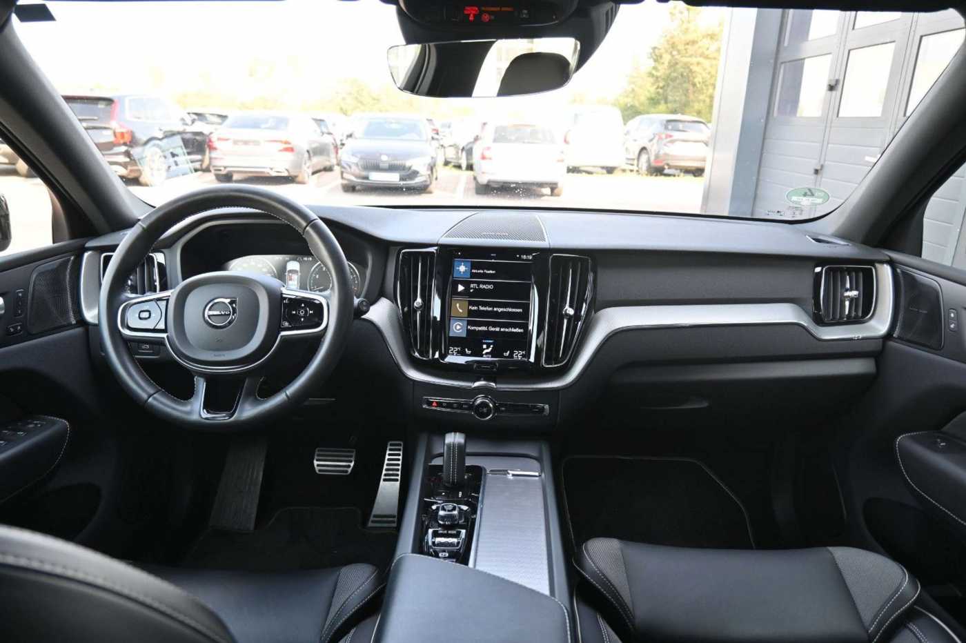 Volvo  B4 R-Design*LED*H&K*360*STHZ*21'