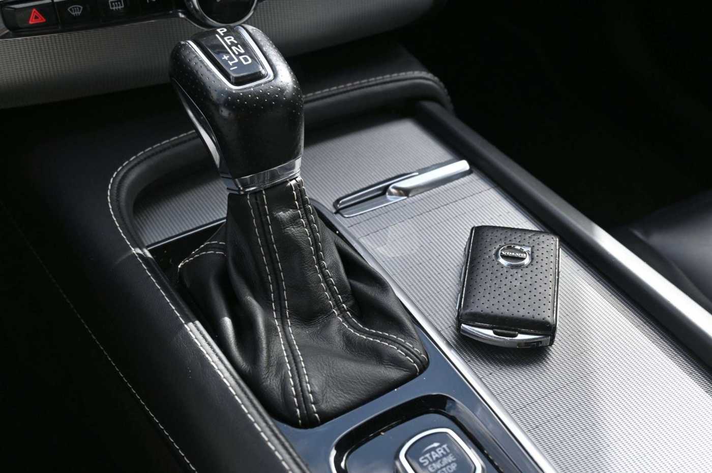 Volvo  D5 R-Design*VOLL*PANO*LUFT*255PS*MIETKAUF