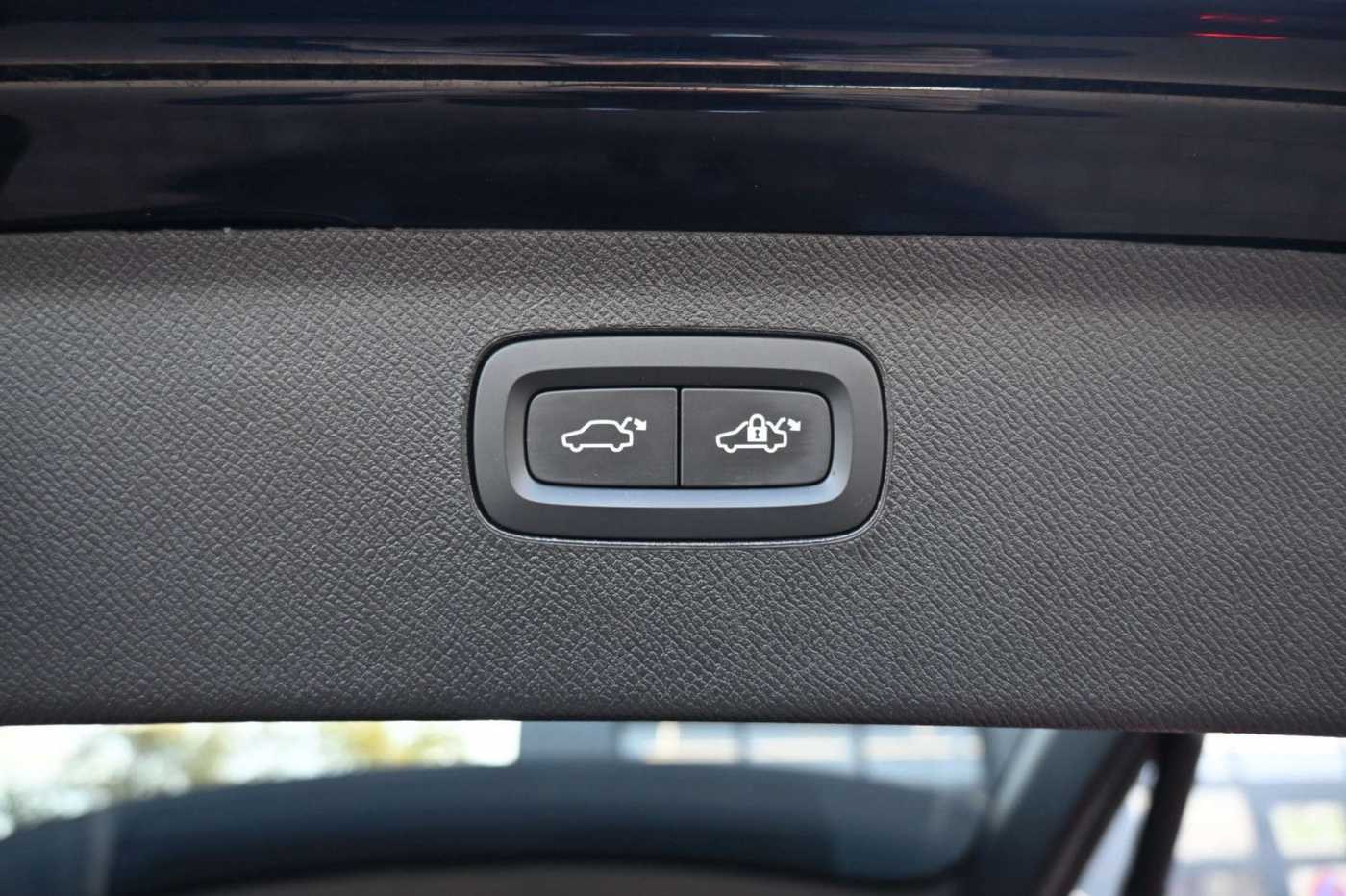 Volvo  T8 AWD RC Ultra Dark*LUFT*360°*ACC