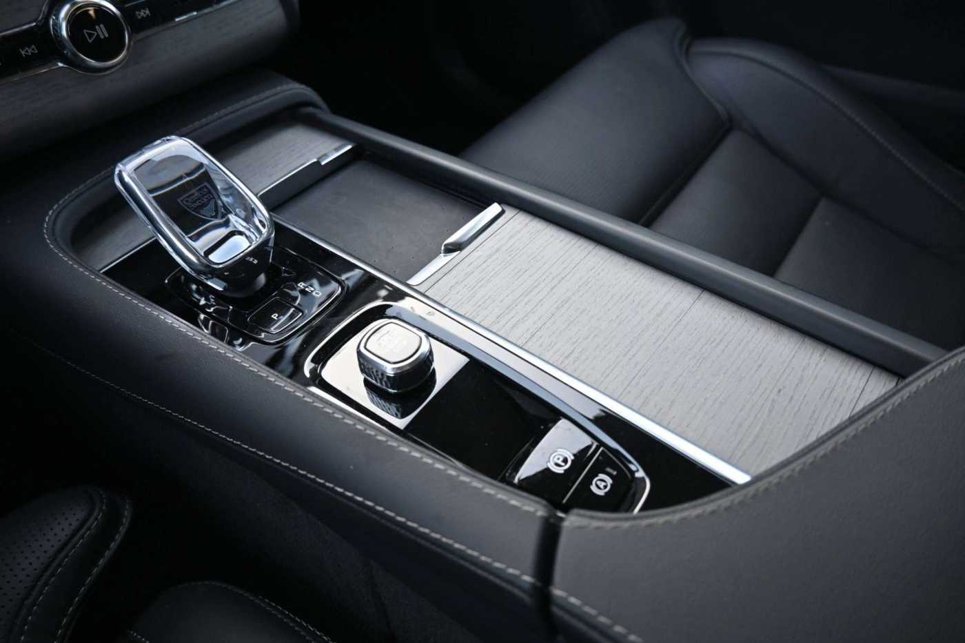 Volvo  T8 AWD RC Ultra Dark*LUFT*360°*ACC