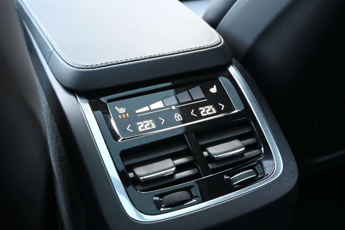 Volvo  T8 AWD RC Ultra Dark*LUFT*360°*ACC