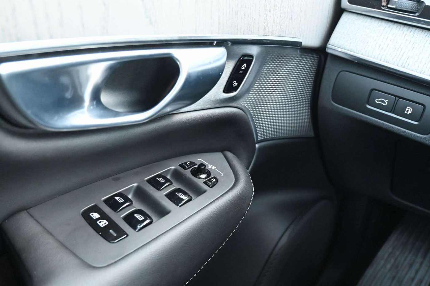 Volvo  T8 AWD RC Ultra Dark*LUFT*360°*ACC