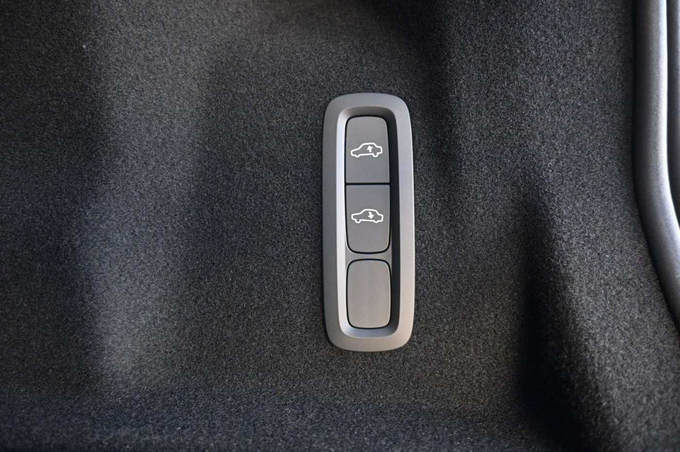 Volvo  B5 B Ultra Black Edition*LUFT*360°*Massage*
