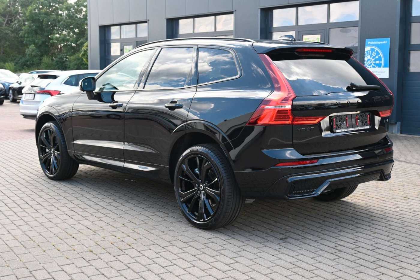 Volvo  B5 B Ultra Black Edition*LUFT*360°*Massage*
