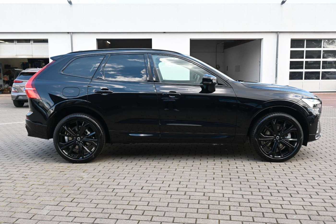 Volvo  B5 B Ultra Black Edition*LUFT*360°*Massage*