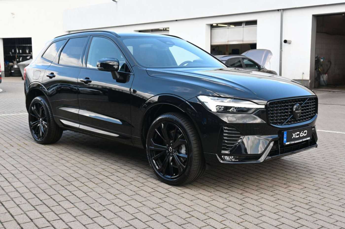 Volvo  B5 B Ultra Black Edition*LUFT*360°*Massage*