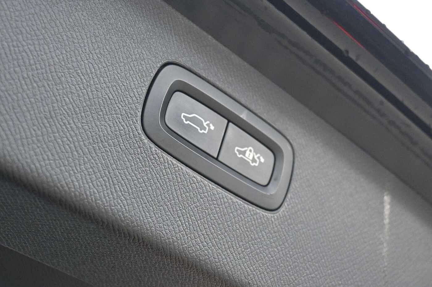Volvo  R Design AWD