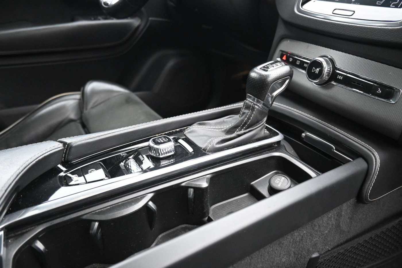 Volvo  R Design AWD