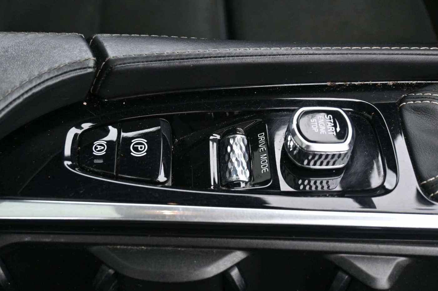 Volvo  R Design AWD
