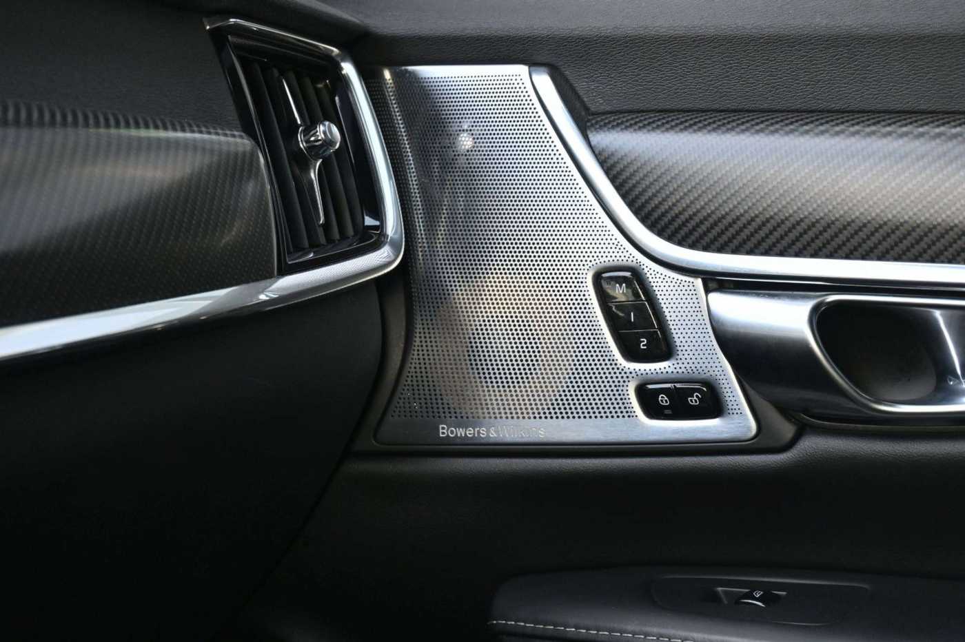 Volvo  Lim. R-Design Plug-In Hyb. AWD*B&W*LUFT*MASS*