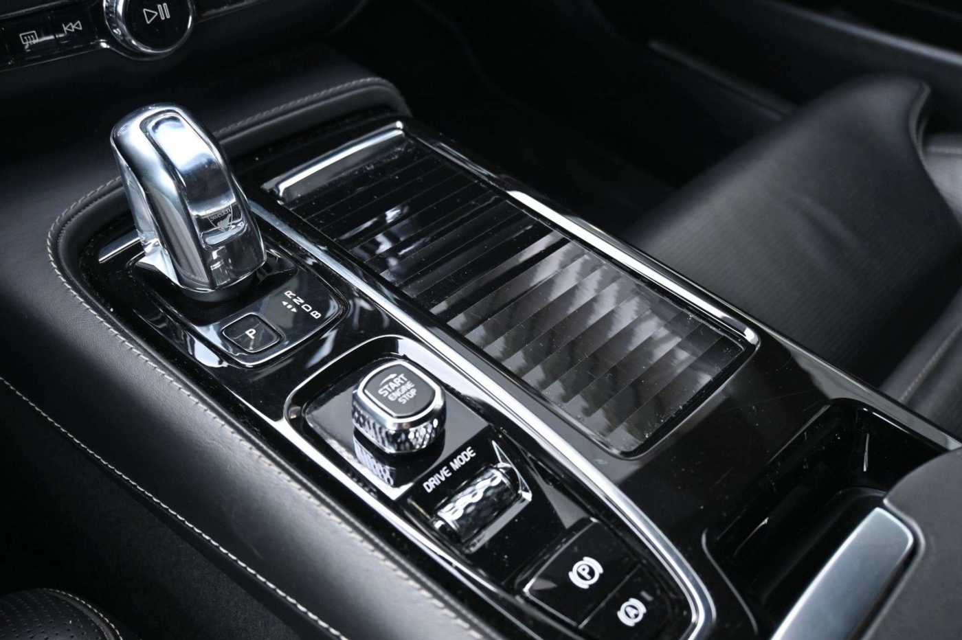 Volvo  Lim. R-Design Plug-In Hyb. AWD*B&W*LUFT*MASS*