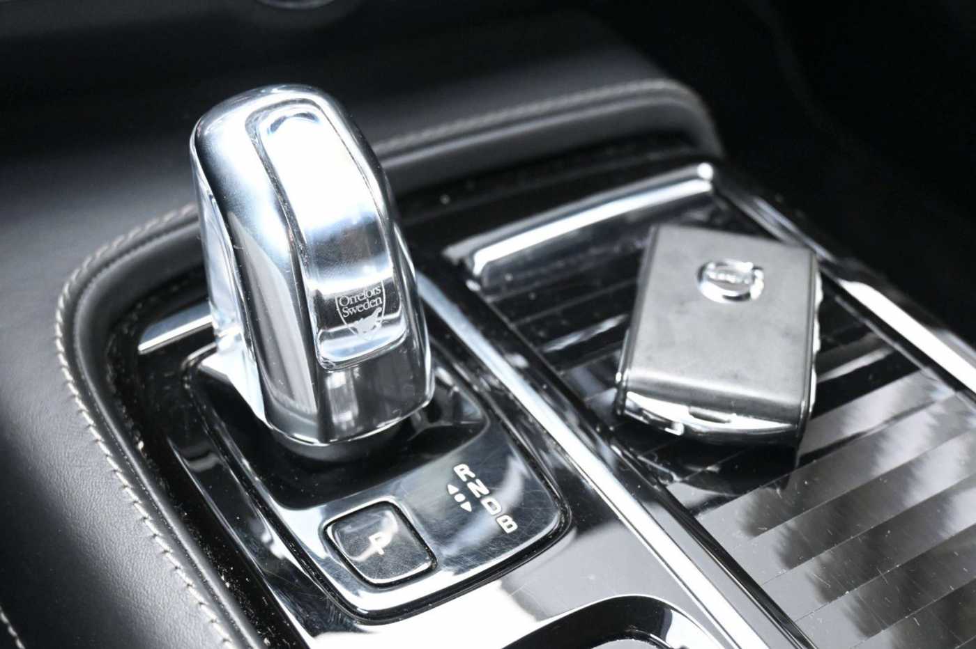 Volvo  Lim. R-Design Plug-In Hyb. AWD*B&W*LUFT*MASS*