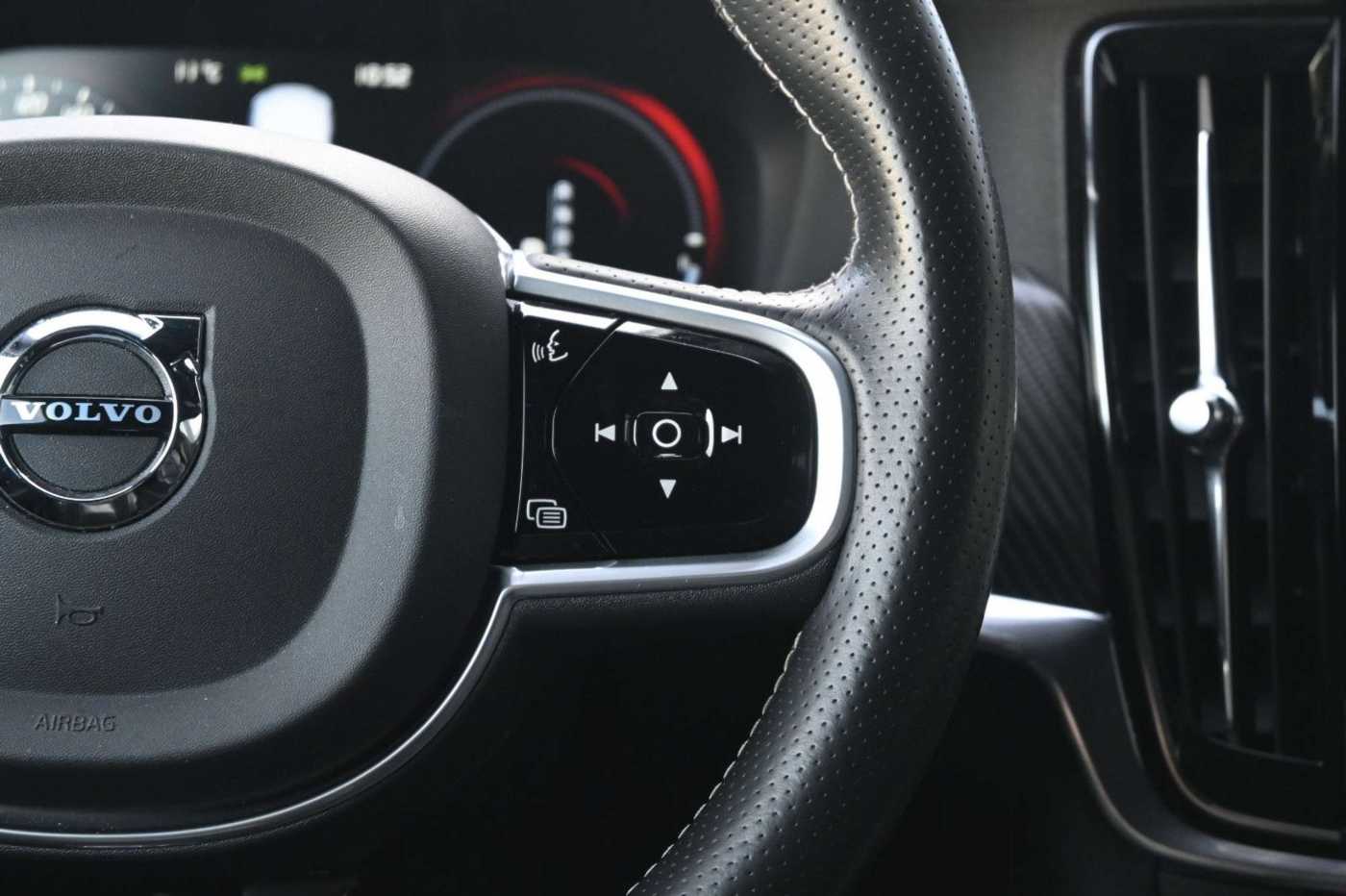 Volvo  Lim. R-Design Plug-In Hyb. AWD*B&W*LUFT*MASS*