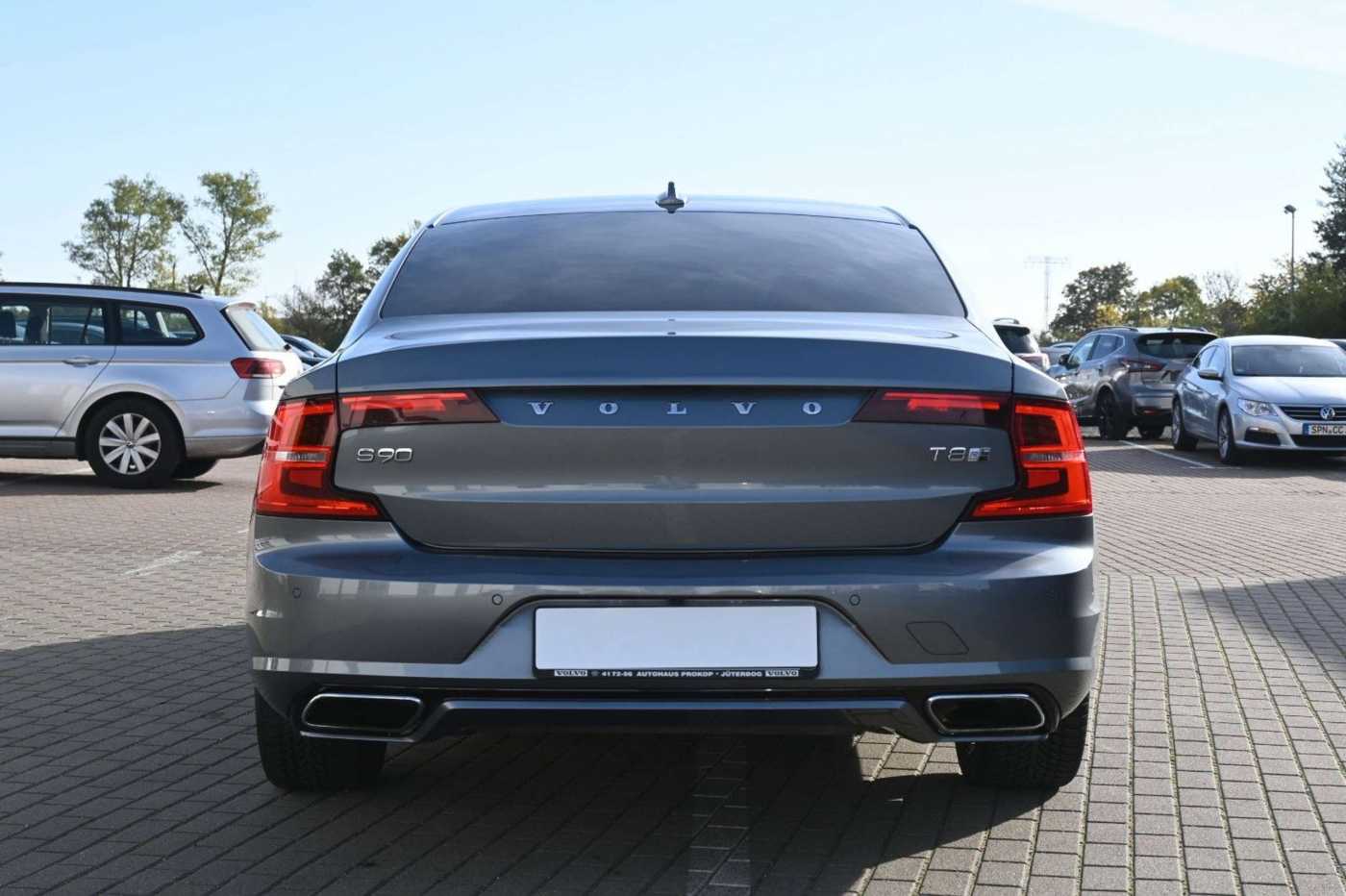 Volvo  Lim. R-Design Plug-In Hyb. AWD*B&W*LUFT*MASS*