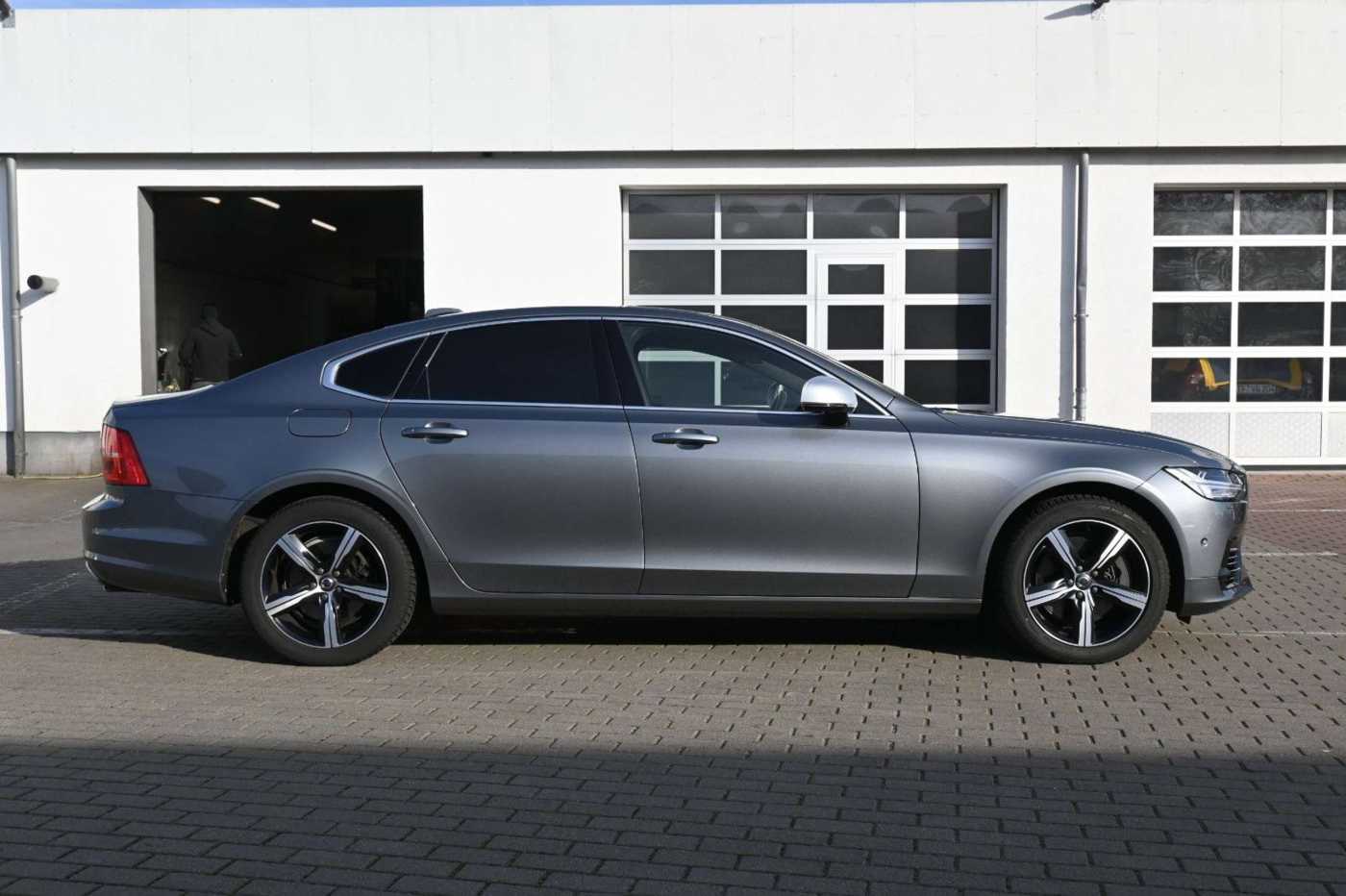 Volvo  Lim. R-Design Plug-In Hyb. AWD*B&W*LUFT*MASS*