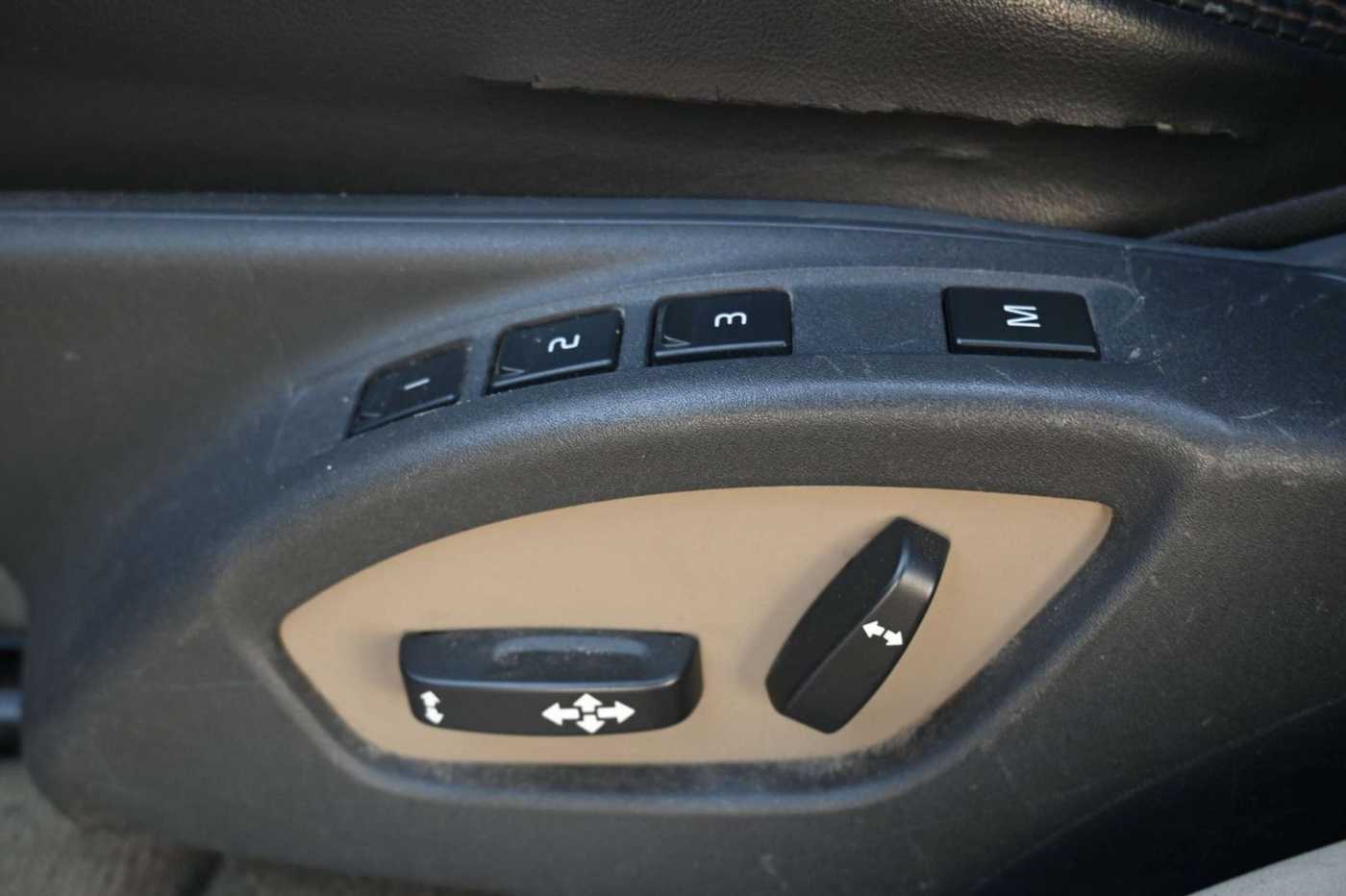 Volvo  3.2L 6-Zylinder