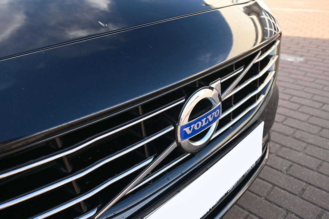 Volvo  Kombi D6 Summum AWD*NAV*LED*TEMPO*
