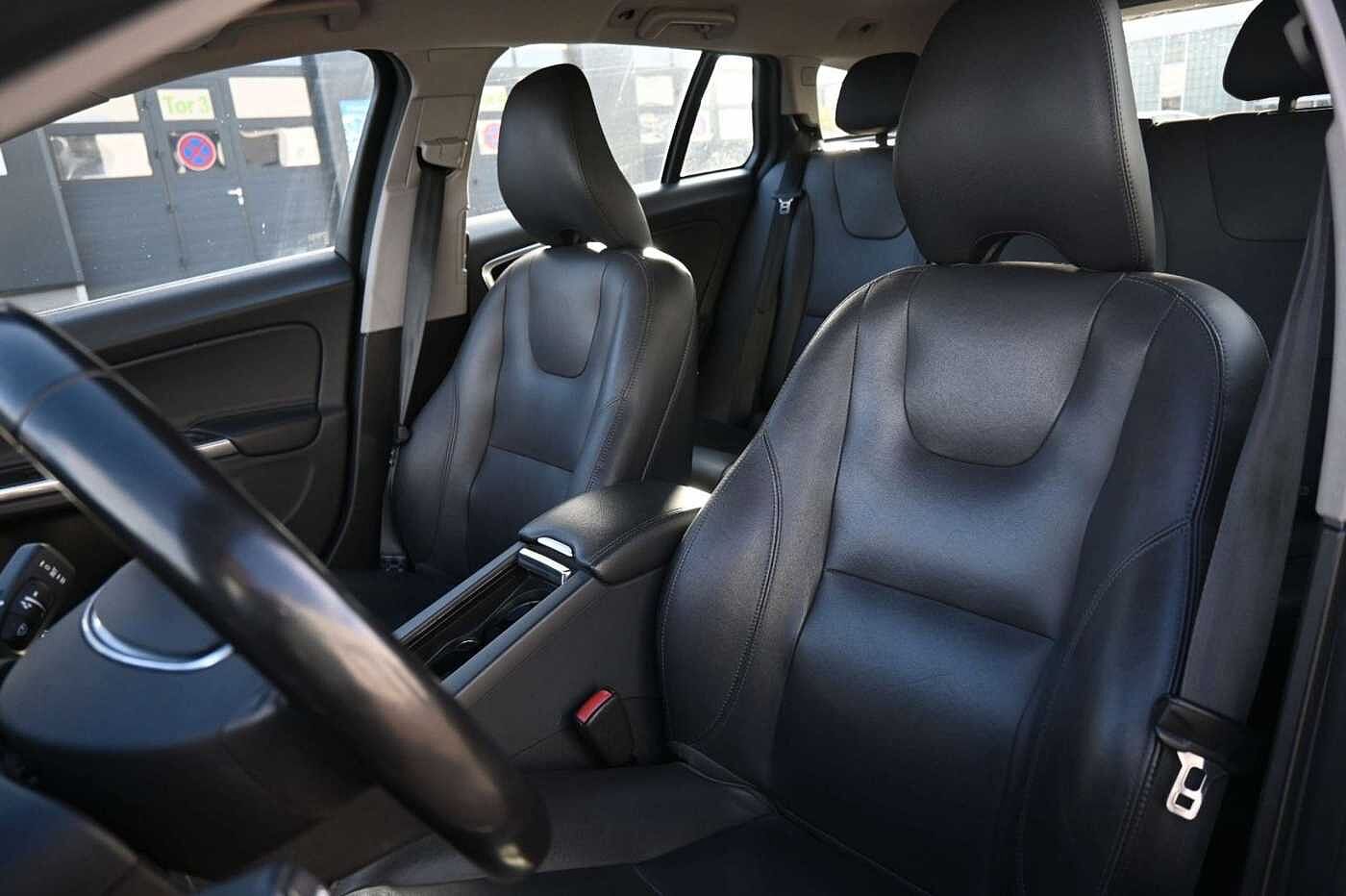 Volvo  Kombi D6 Summum AWD*NAV*LED*TEMPO*