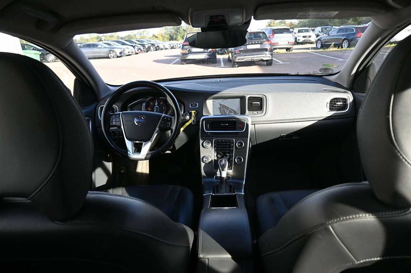 Volvo  Kombi D6 Summum AWD*NAV*LED*TEMPO*