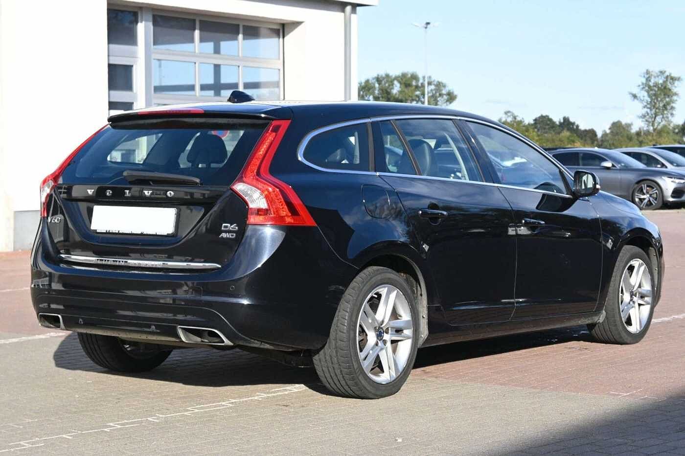 Volvo  Kombi D6 Summum AWD*NAV*LED*TEMPO*