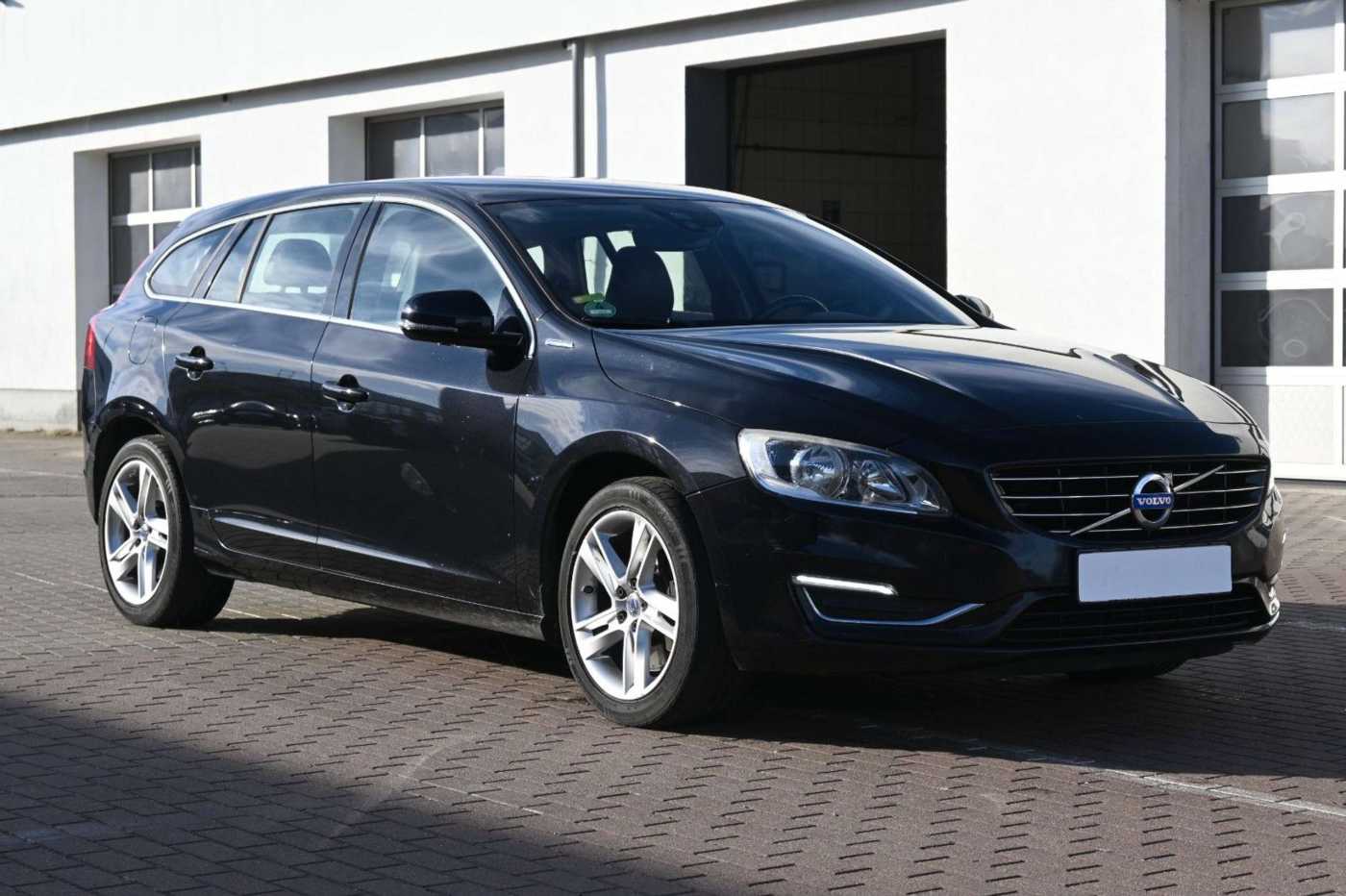 Volvo  Kombi D6 Summum AWD*NAV*LED*TEMPO*