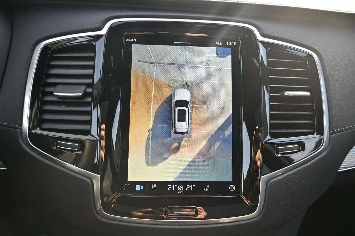 Volvo  Ultimate Dark Recharge Plug-In Hybrid AWD